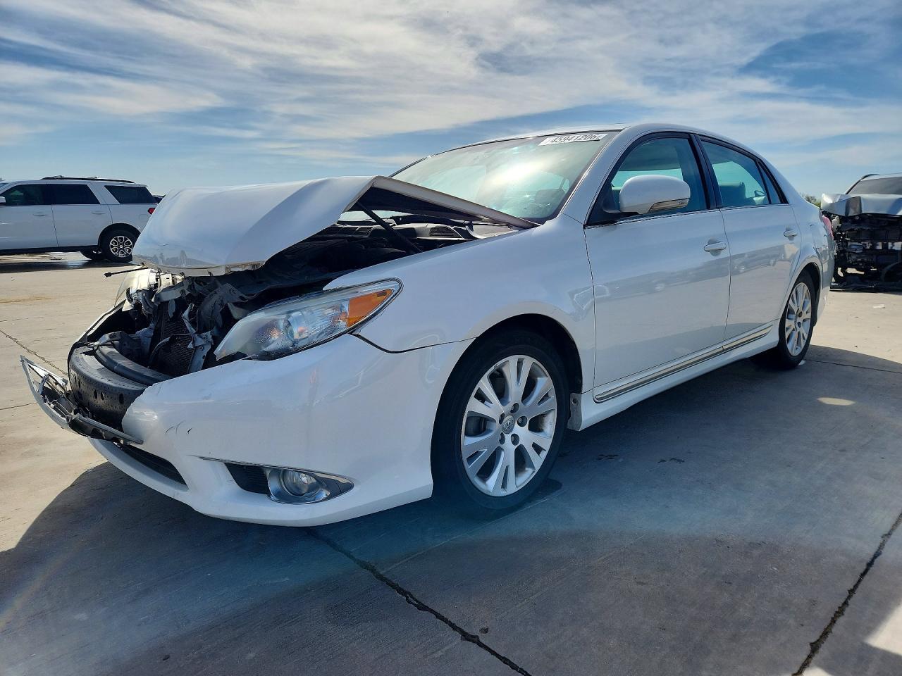 2011 TOYOTA Avalon