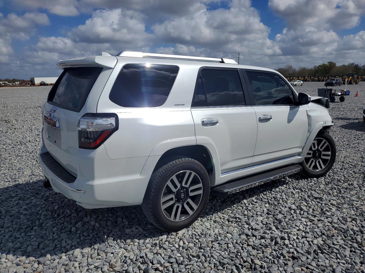 2024 TOYOTA 4Runner
