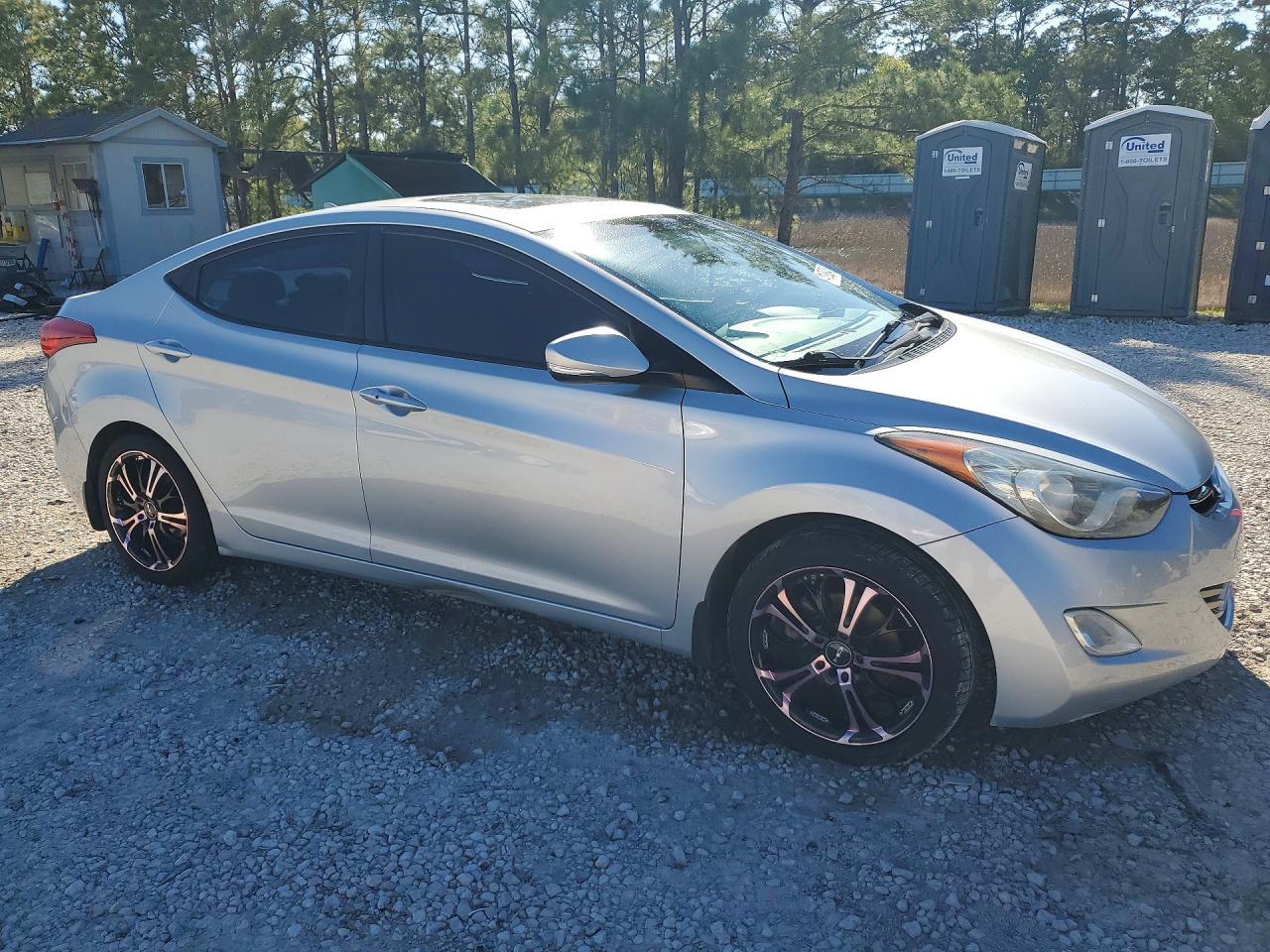 2012 HYUNDAI ELANTRA