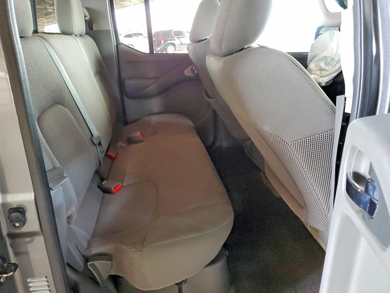2016 NISSAN Frontier