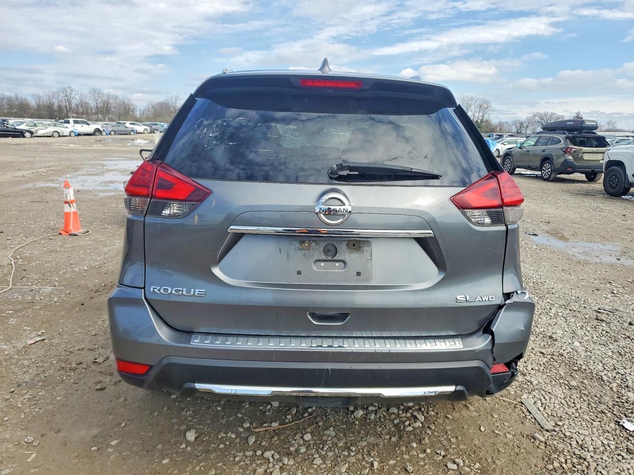2017 NISSAN ROGUE