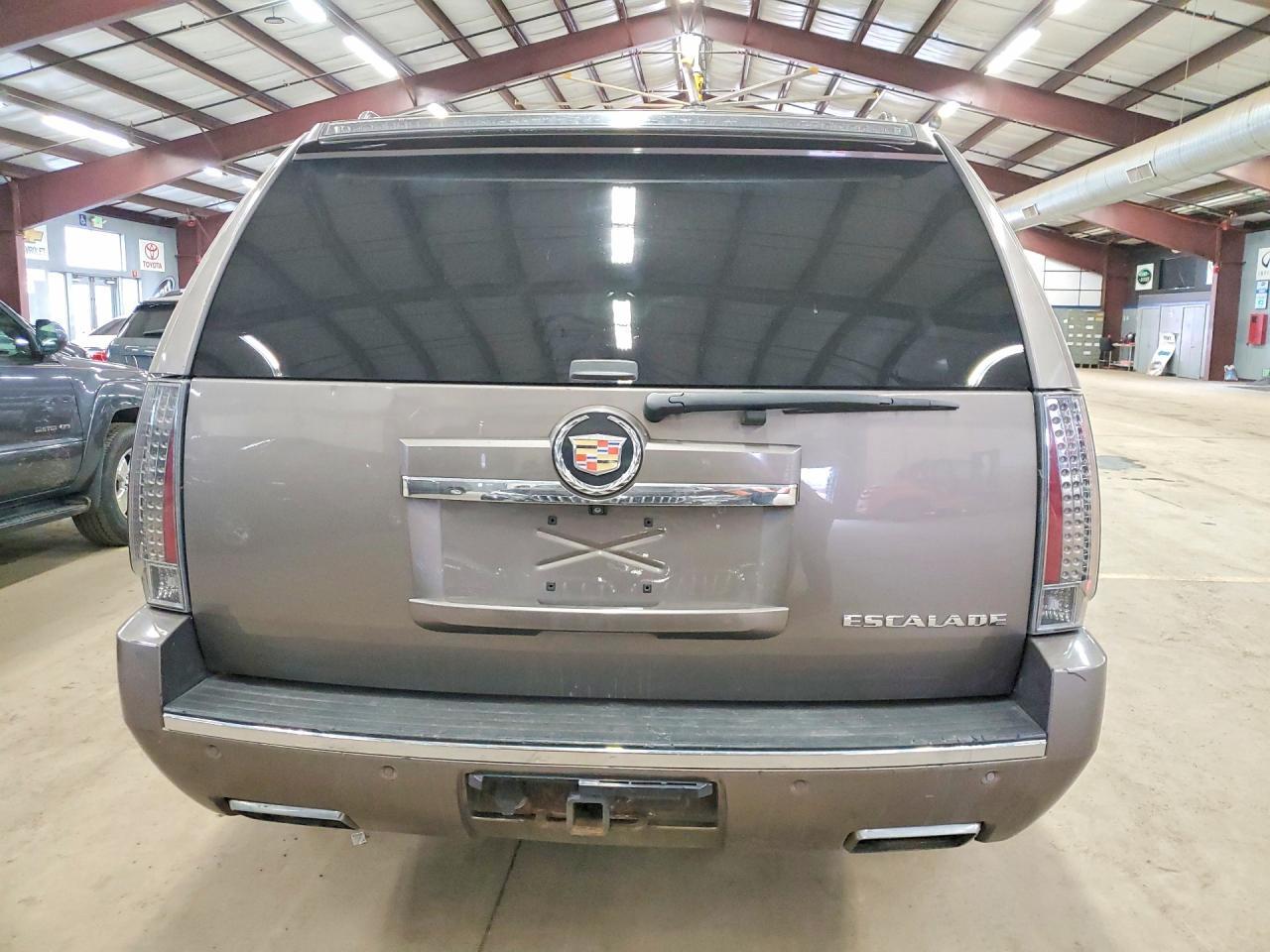 2013 CADILLAC Escalade ESV