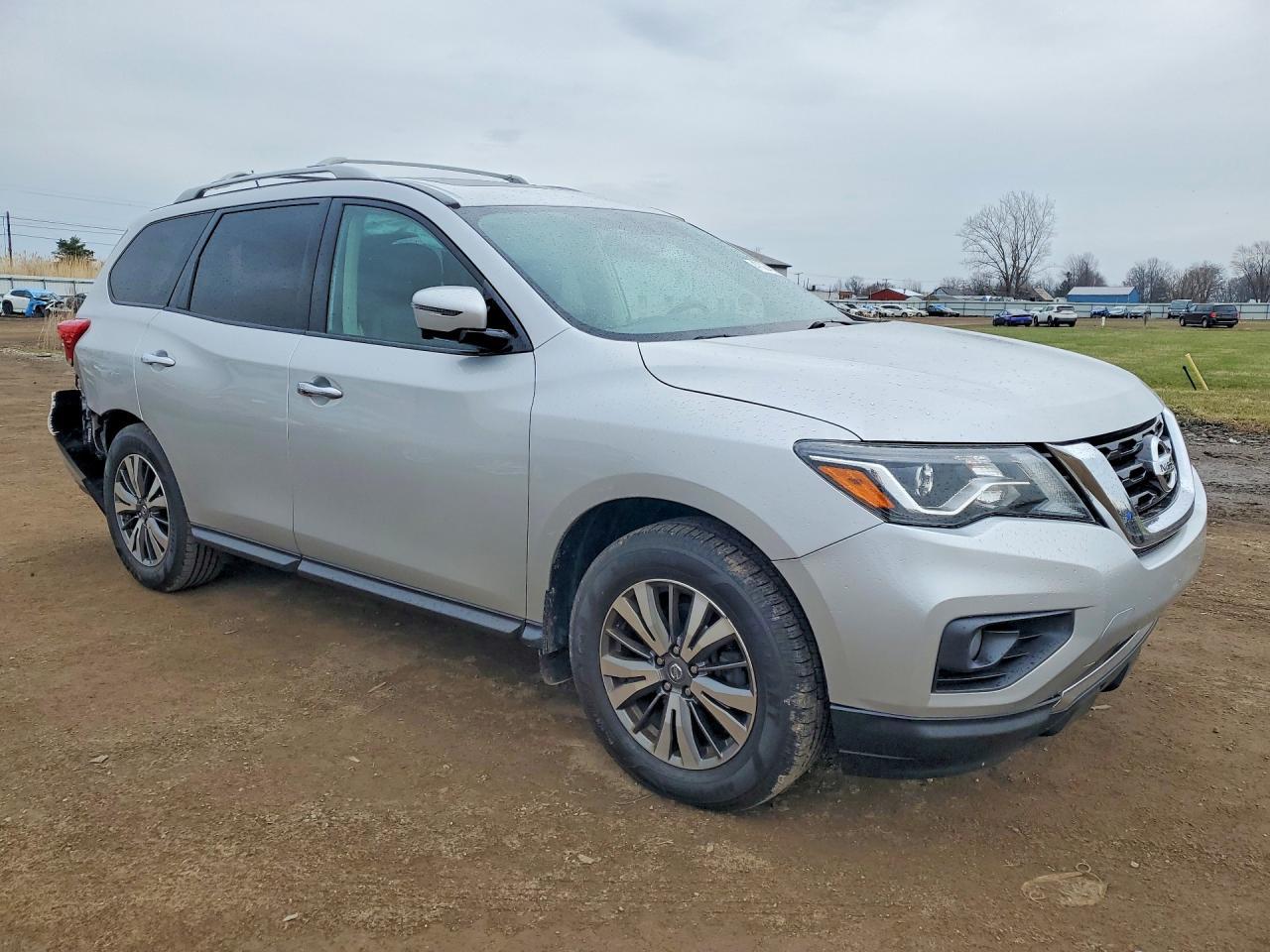 2017 NISSAN PATHFINDER