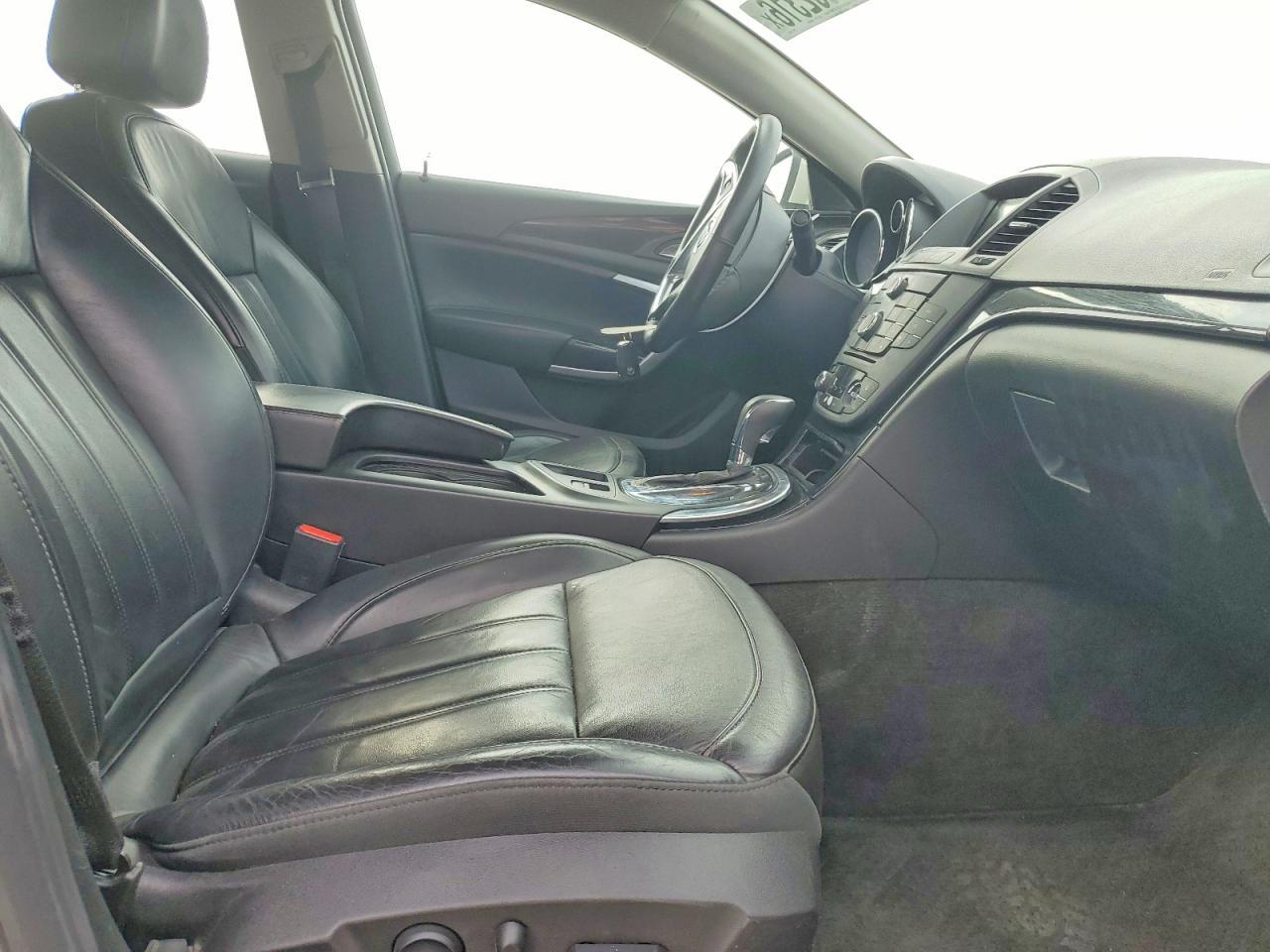 2013 BUICK Regal