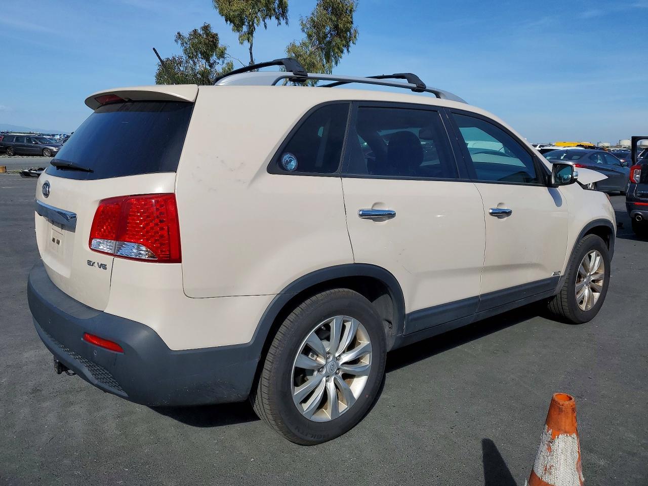 2011 KIA SORENTO
