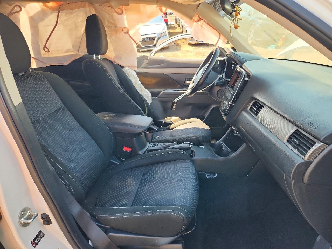 2016 MITSUBISHI outlander