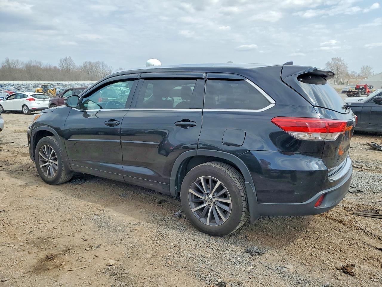 2017 TOYOTA HIGHLANDER