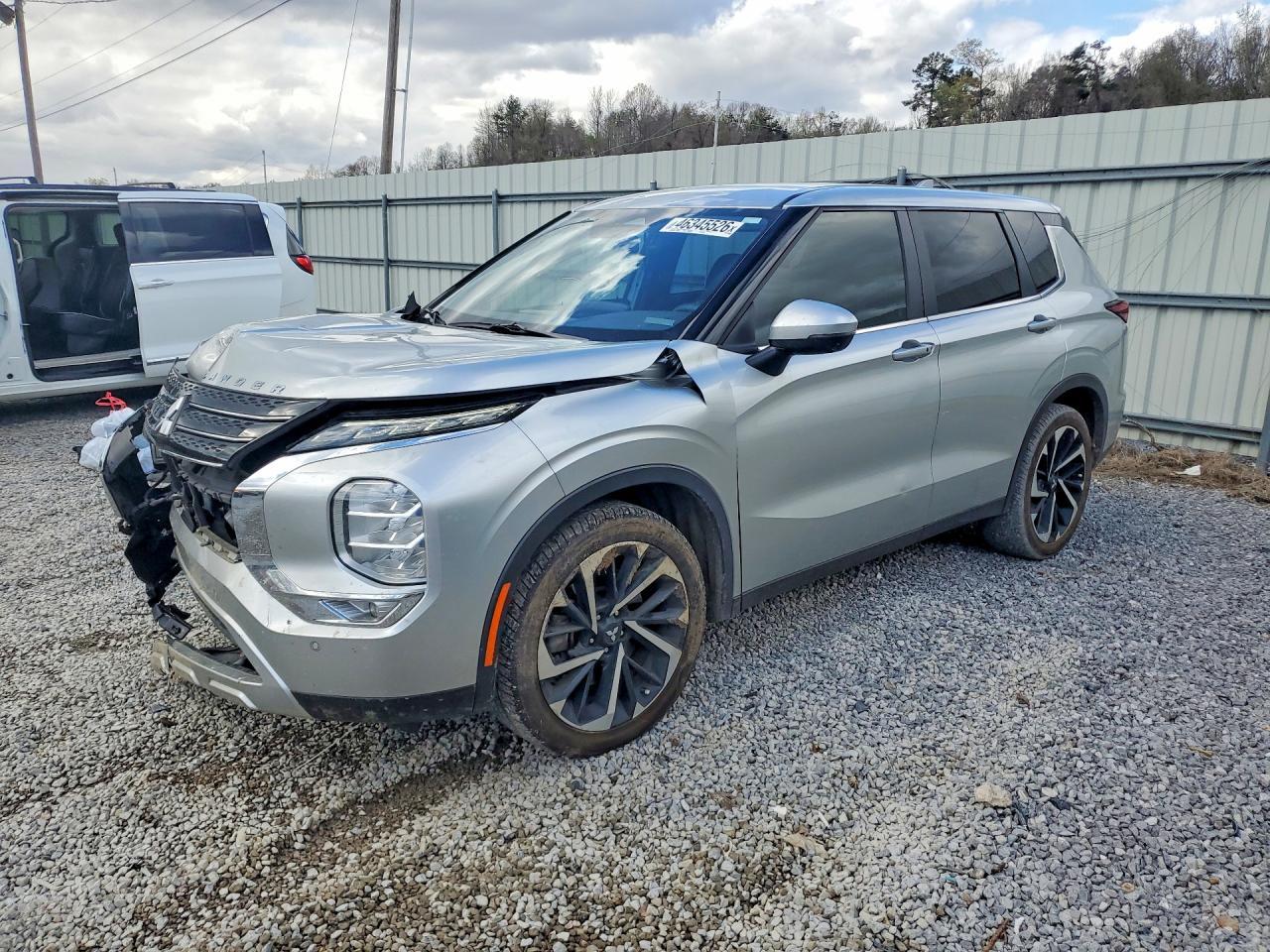 2024 MITSUBISHI outlander