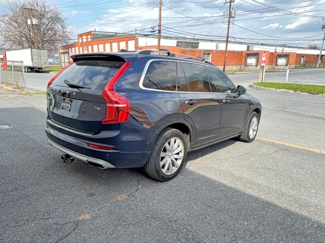 2016 VOLVO XC90
