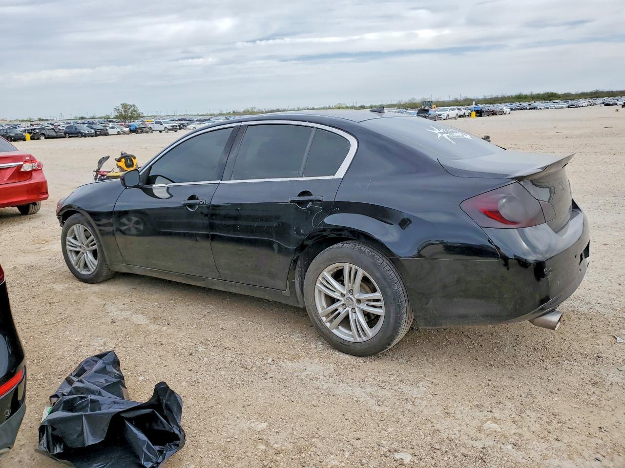 2012 INFINITI G37