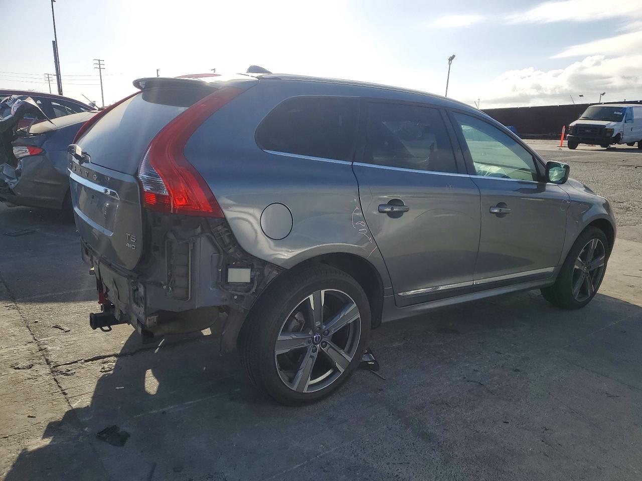 2017 VOLVO XC60