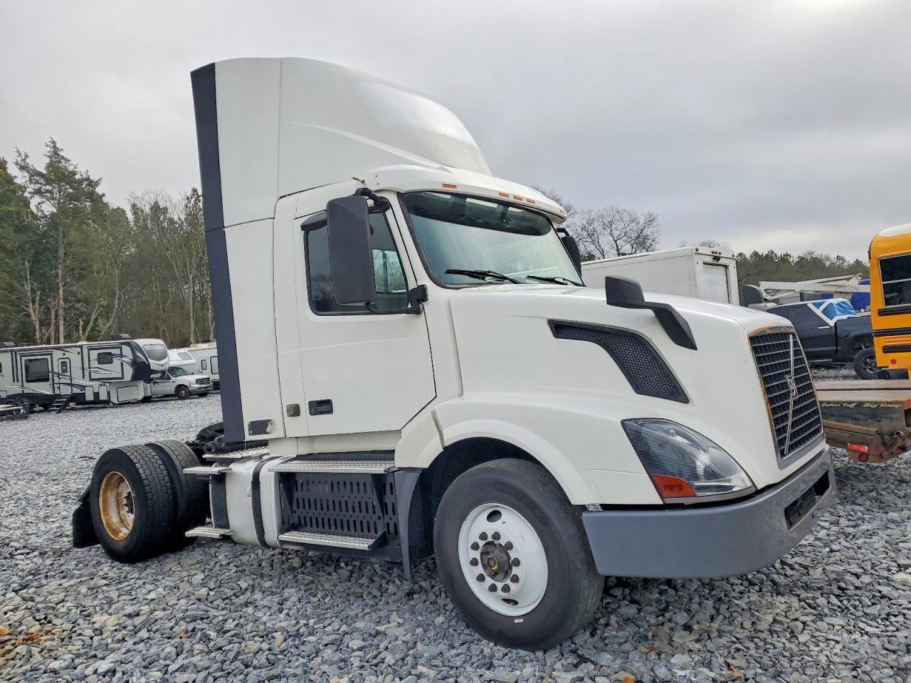 2017 VOLVO VNL