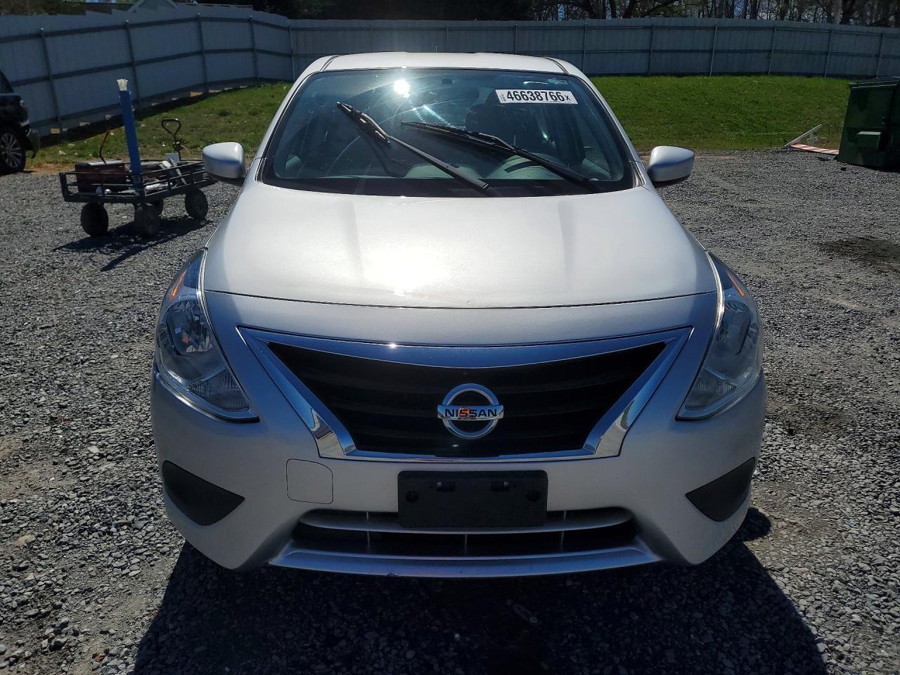 2017 NISSAN VERSA