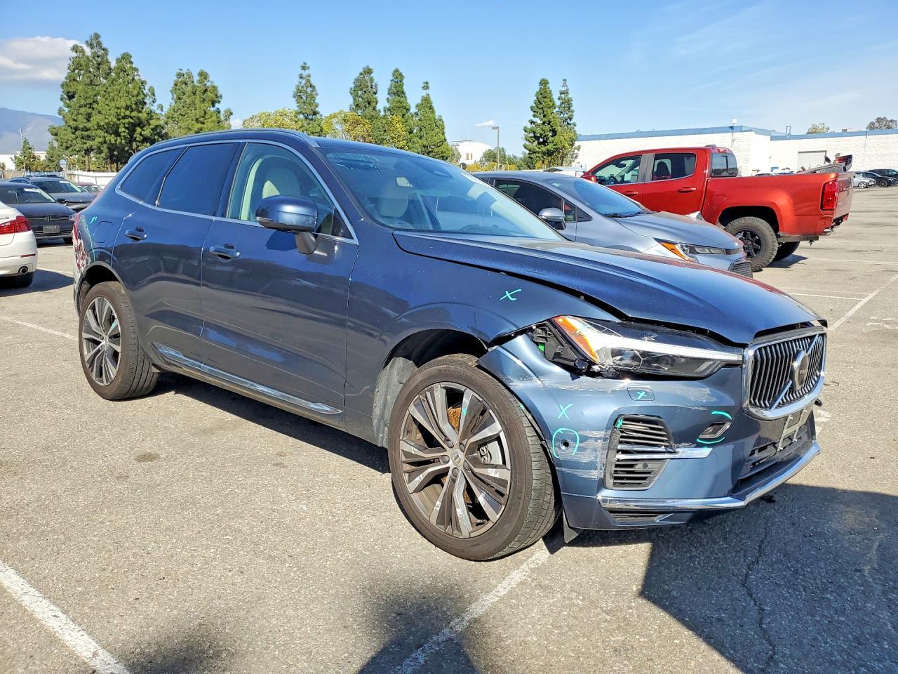 2022 VOLVO XC60