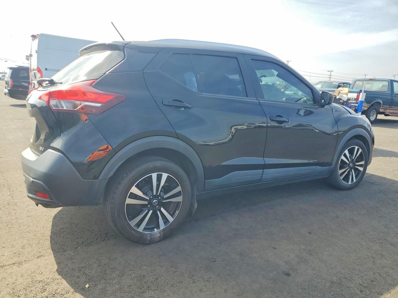 2019 NISSAN KICKS