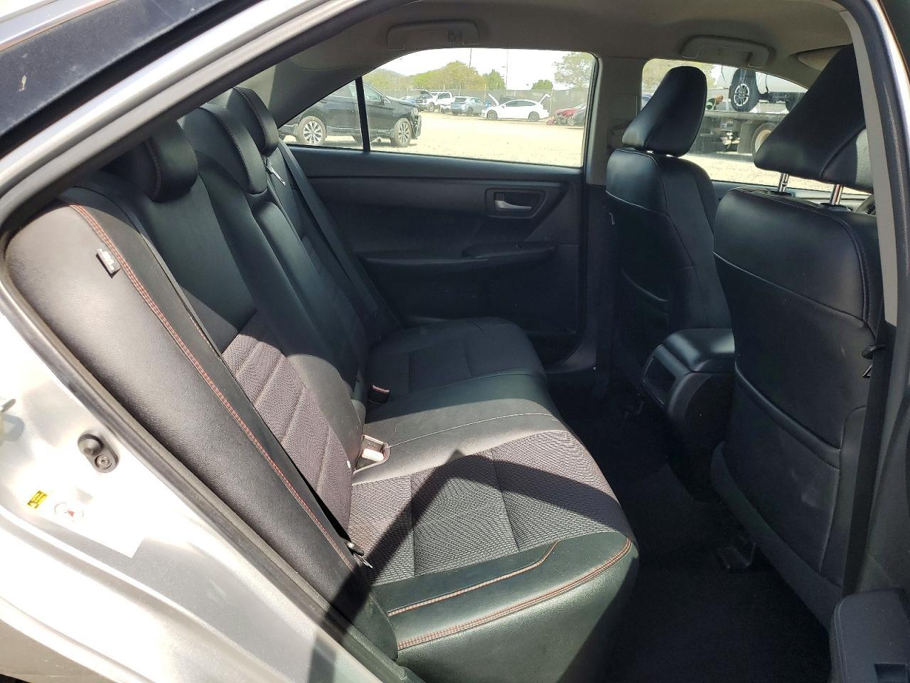 2016 TOYOTA CAMRY