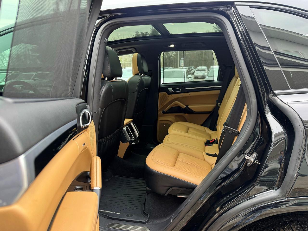 2018 PORSCHE CAYENNE