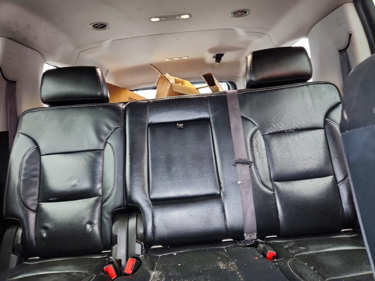 2016 CHEVROLET Suburban