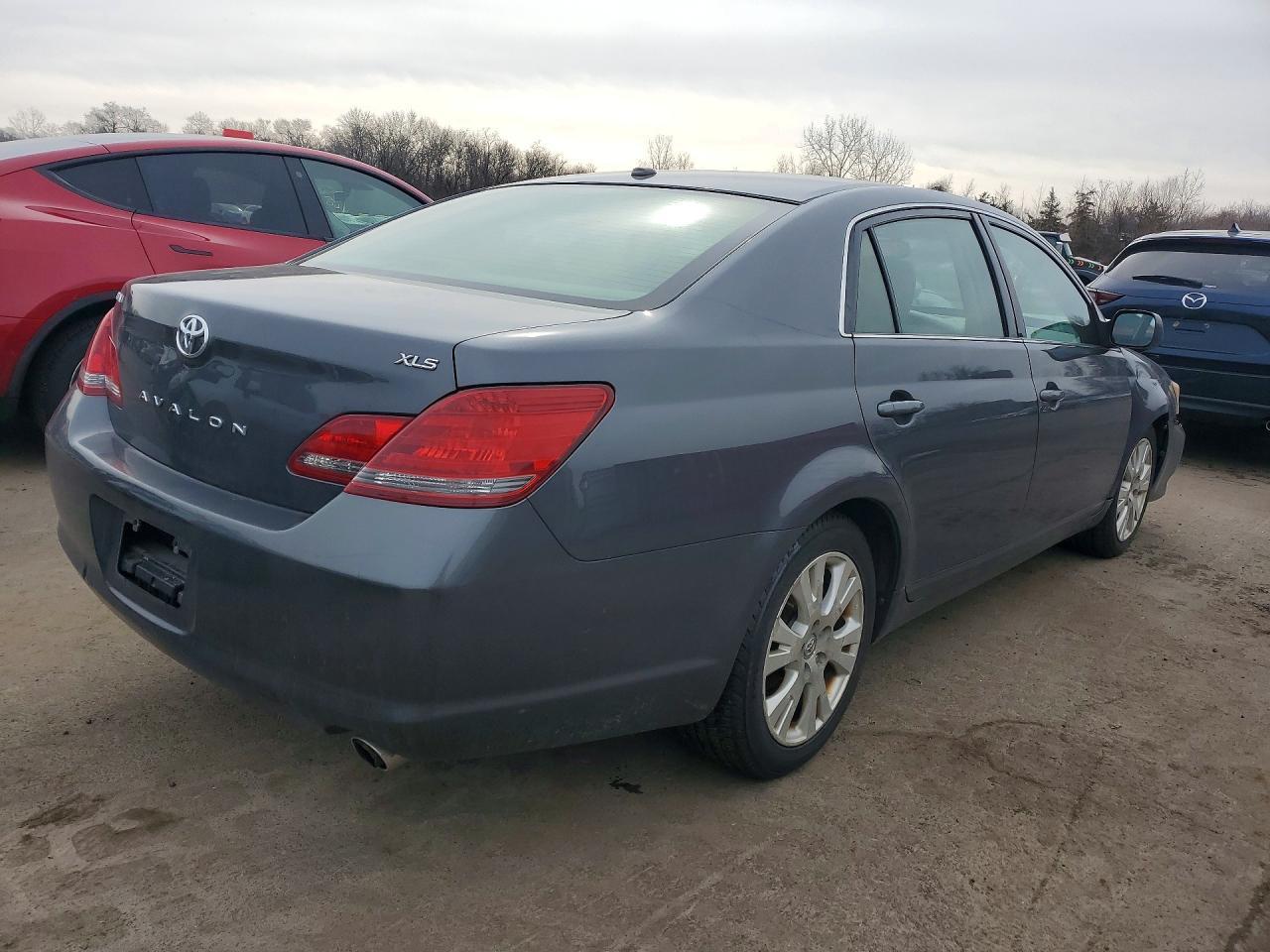 2010 TOYOTA Avalon