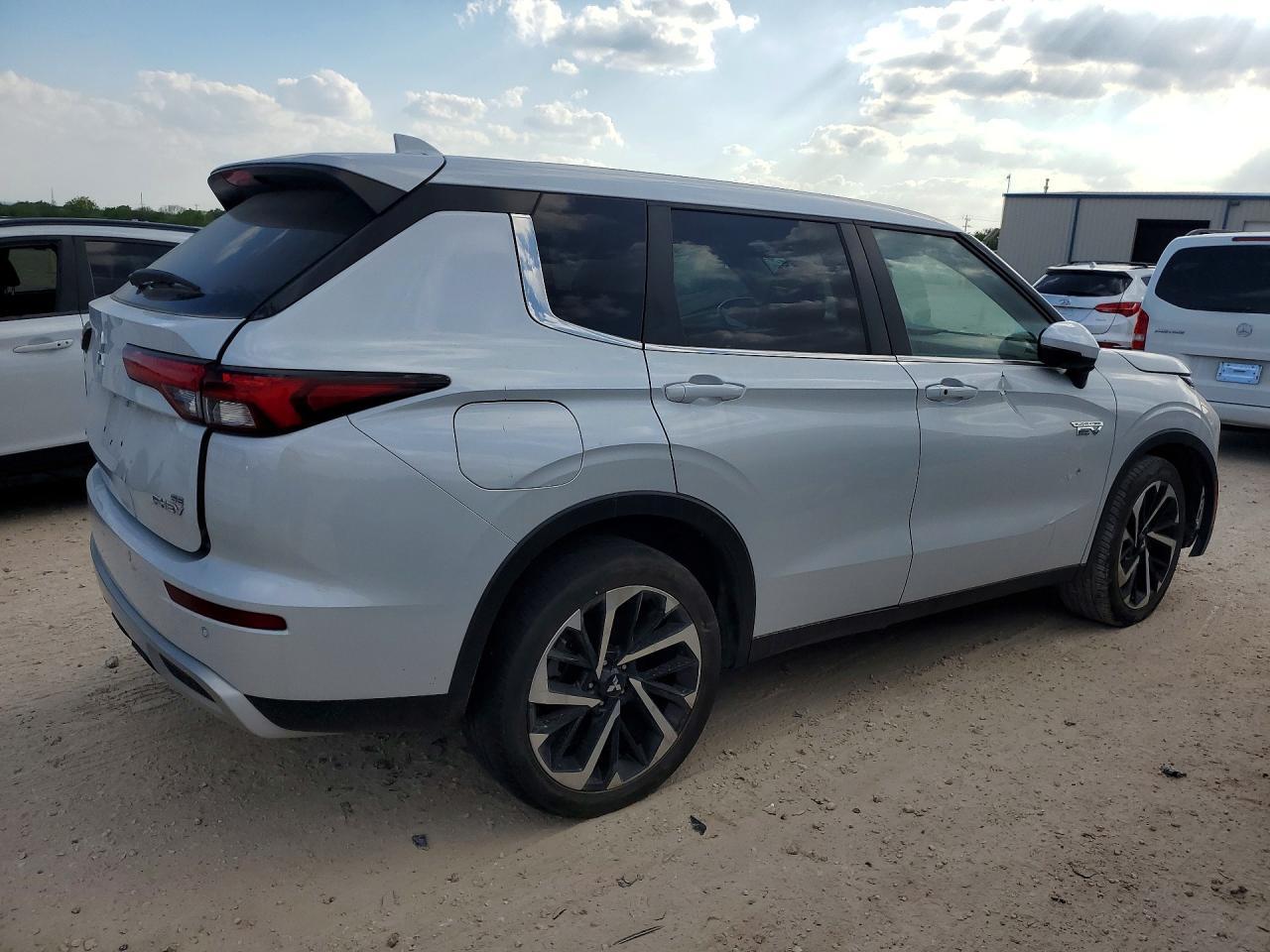 2023 MITSUBISHI outlander