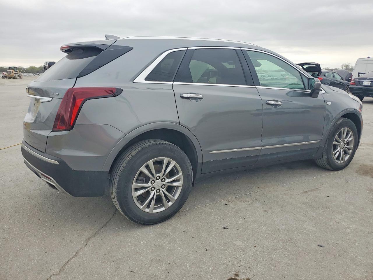 2022 CADILLAC XT5