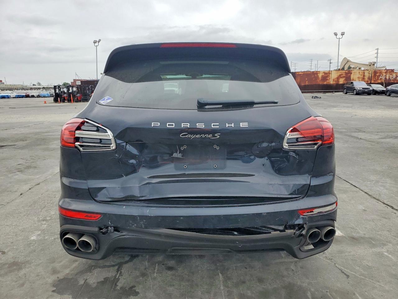 2017 PORSCHE CAYENNE