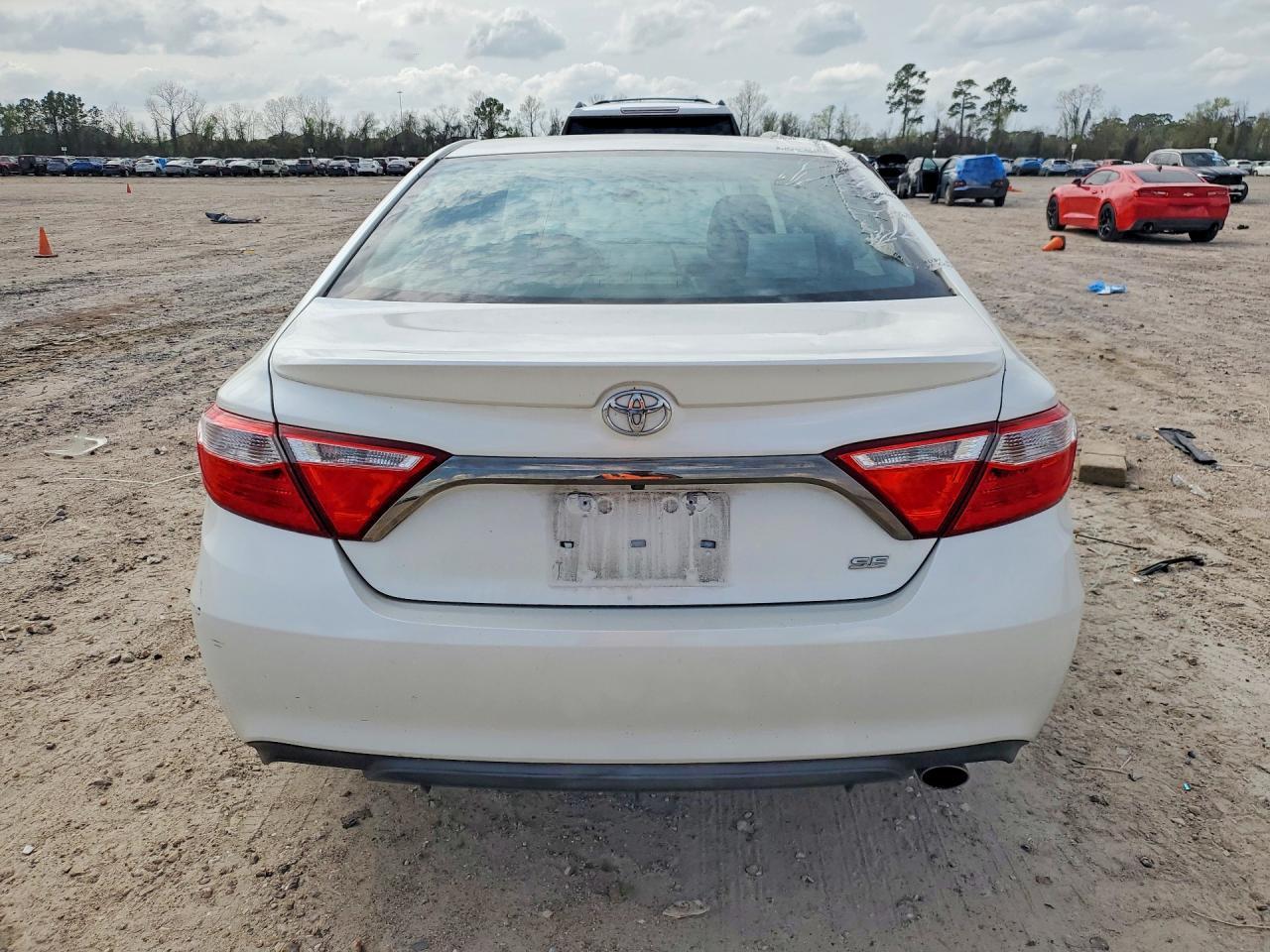 2015 TOYOTA CAMRY