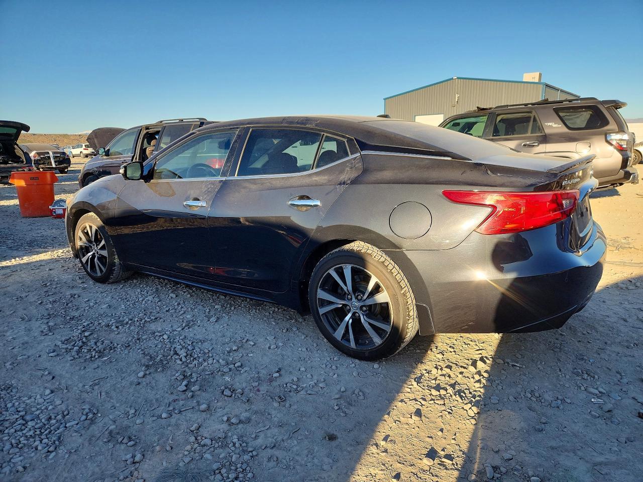 2016 NISSAN Maxima