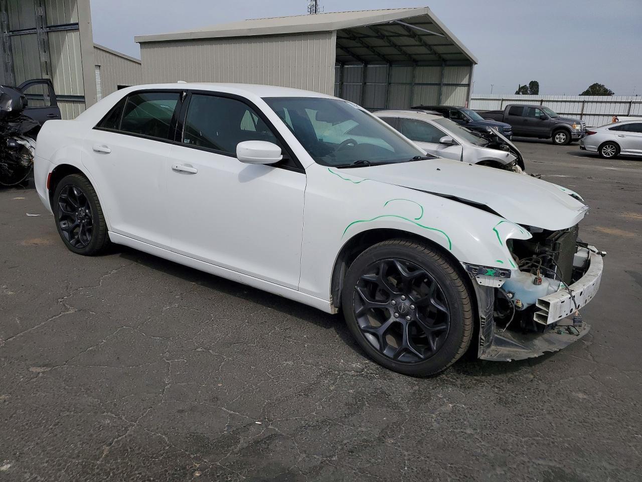 2019 CHRYSLER 300