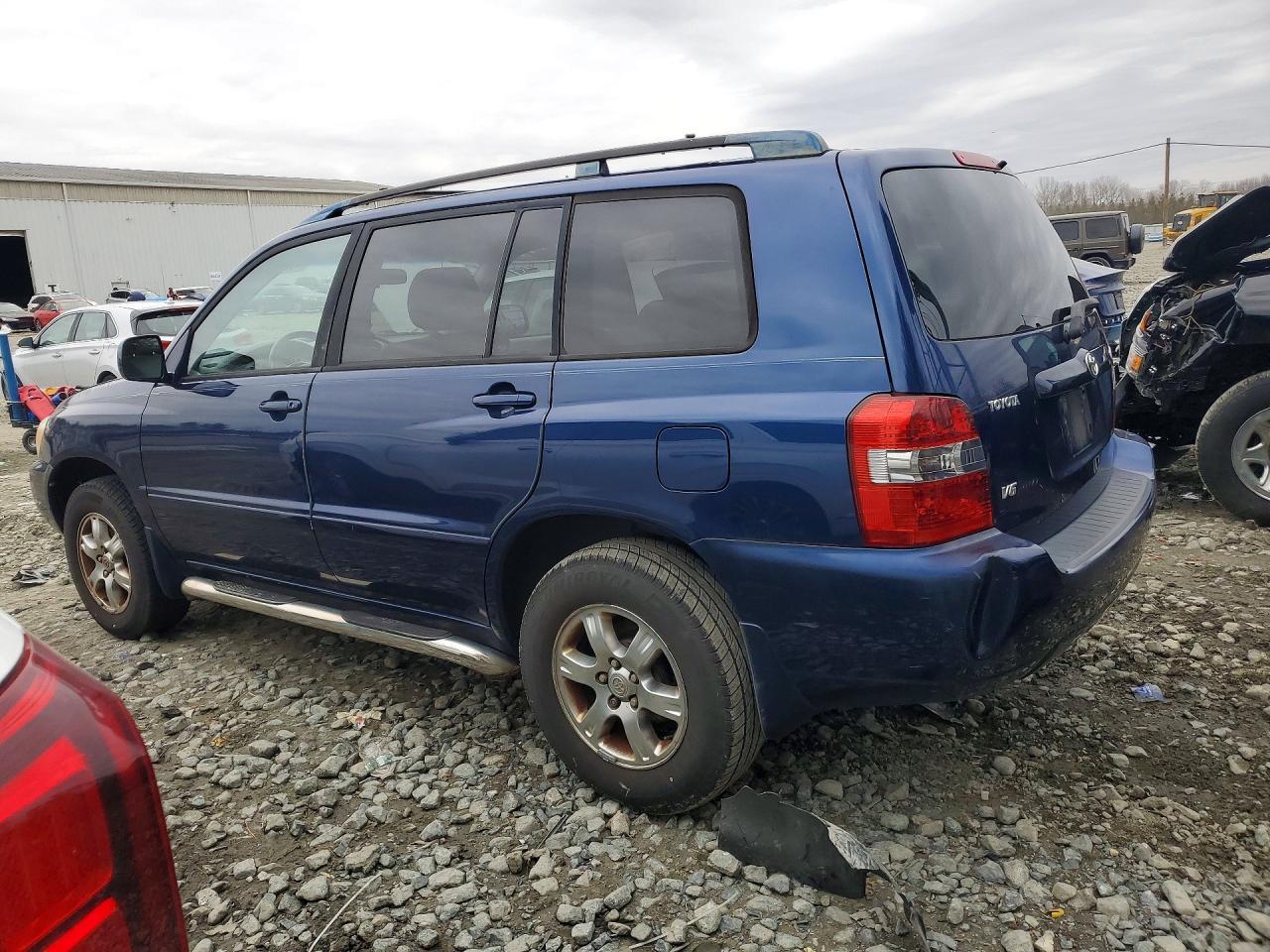 2004 TOYOTA HIGHLANDER