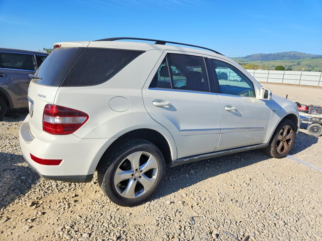 2011 MERCEDES-BENZ ML-Class
