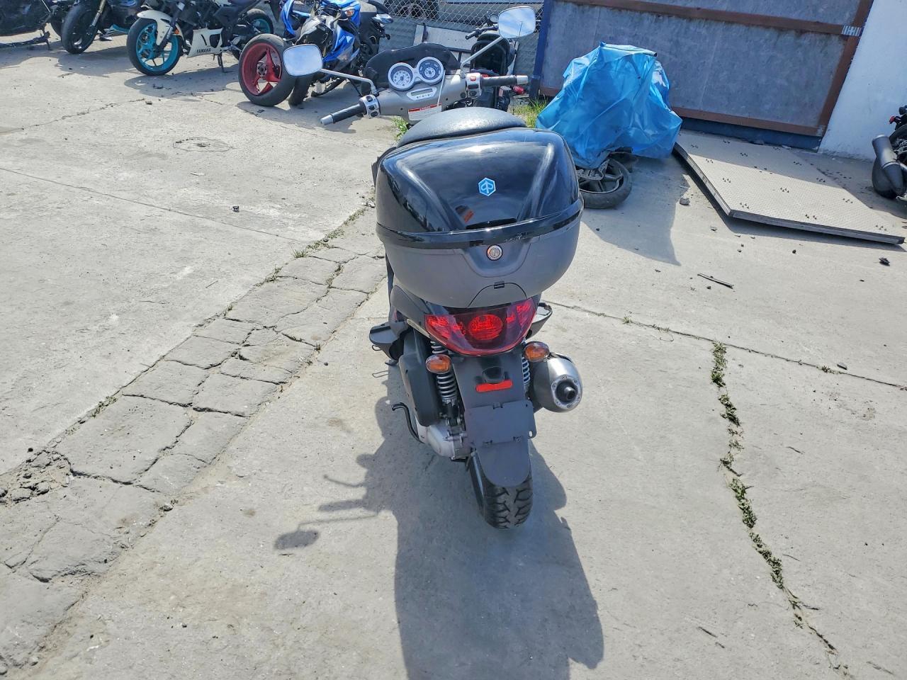 2005 PIAGGIO BV