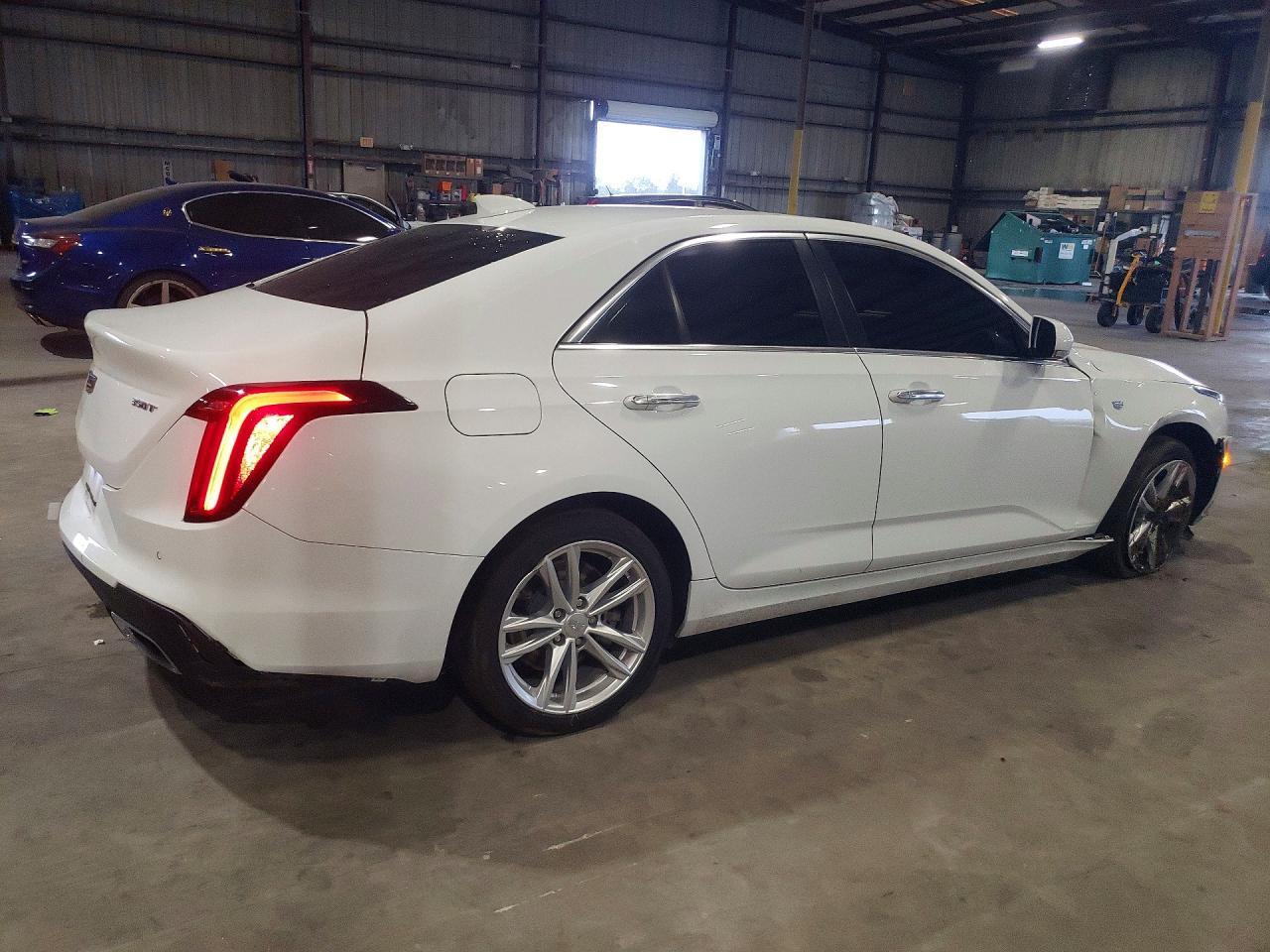 2022 CADILLAC CT4