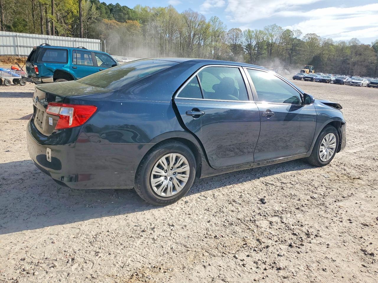 2014 TOYOTA CAMRY