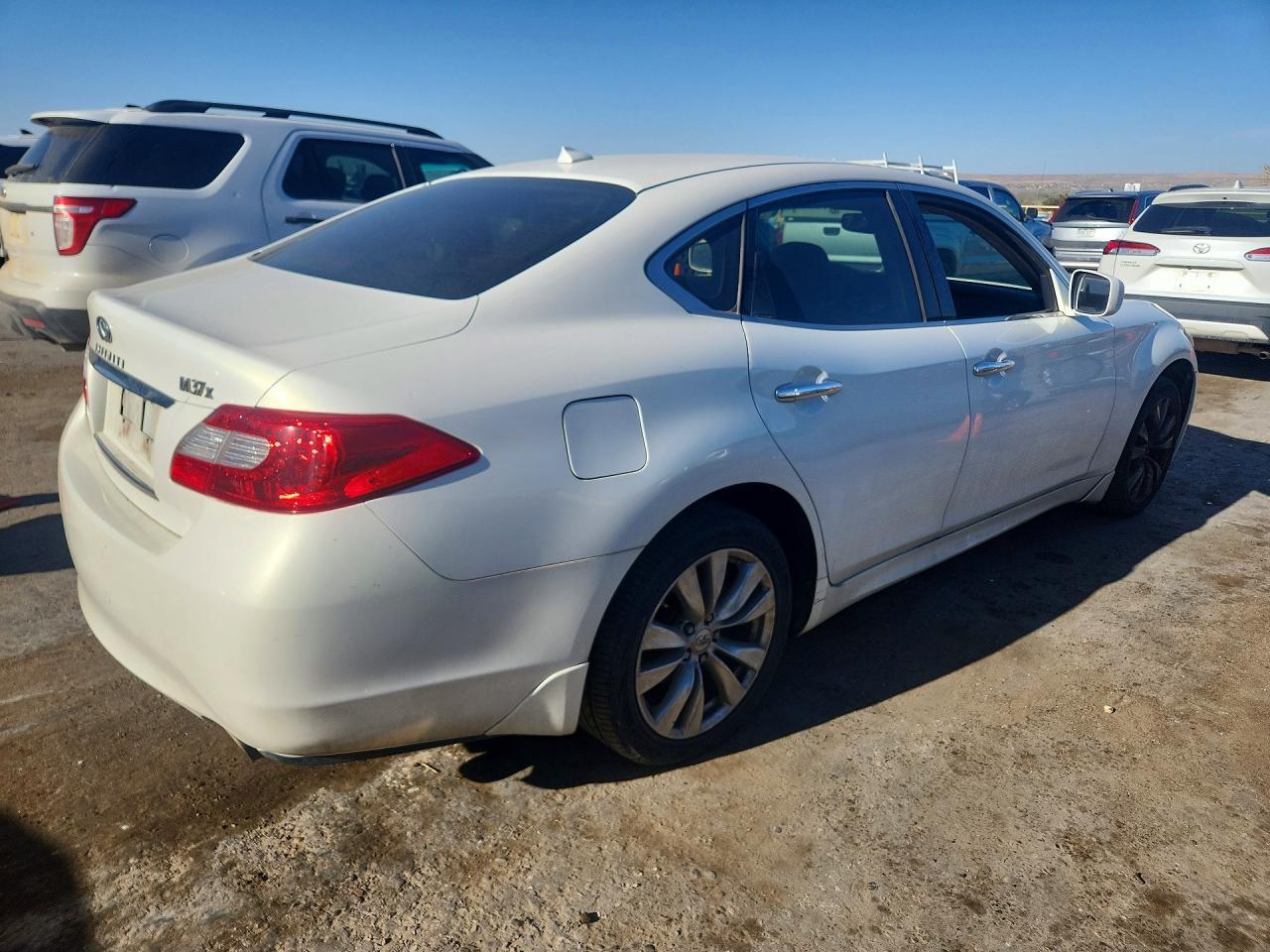 2012 INFINITI M37