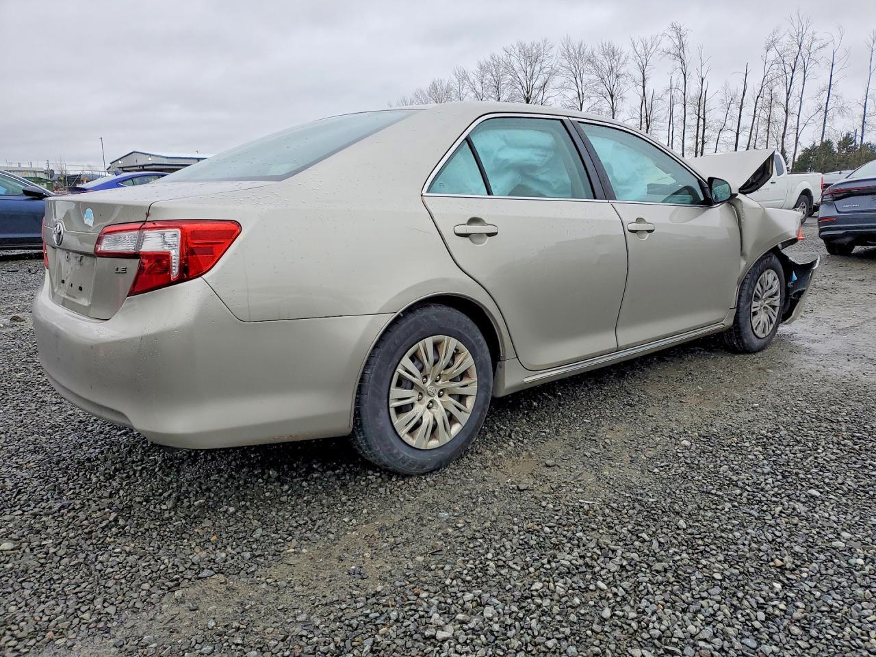 2014 TOYOTA CAMRY