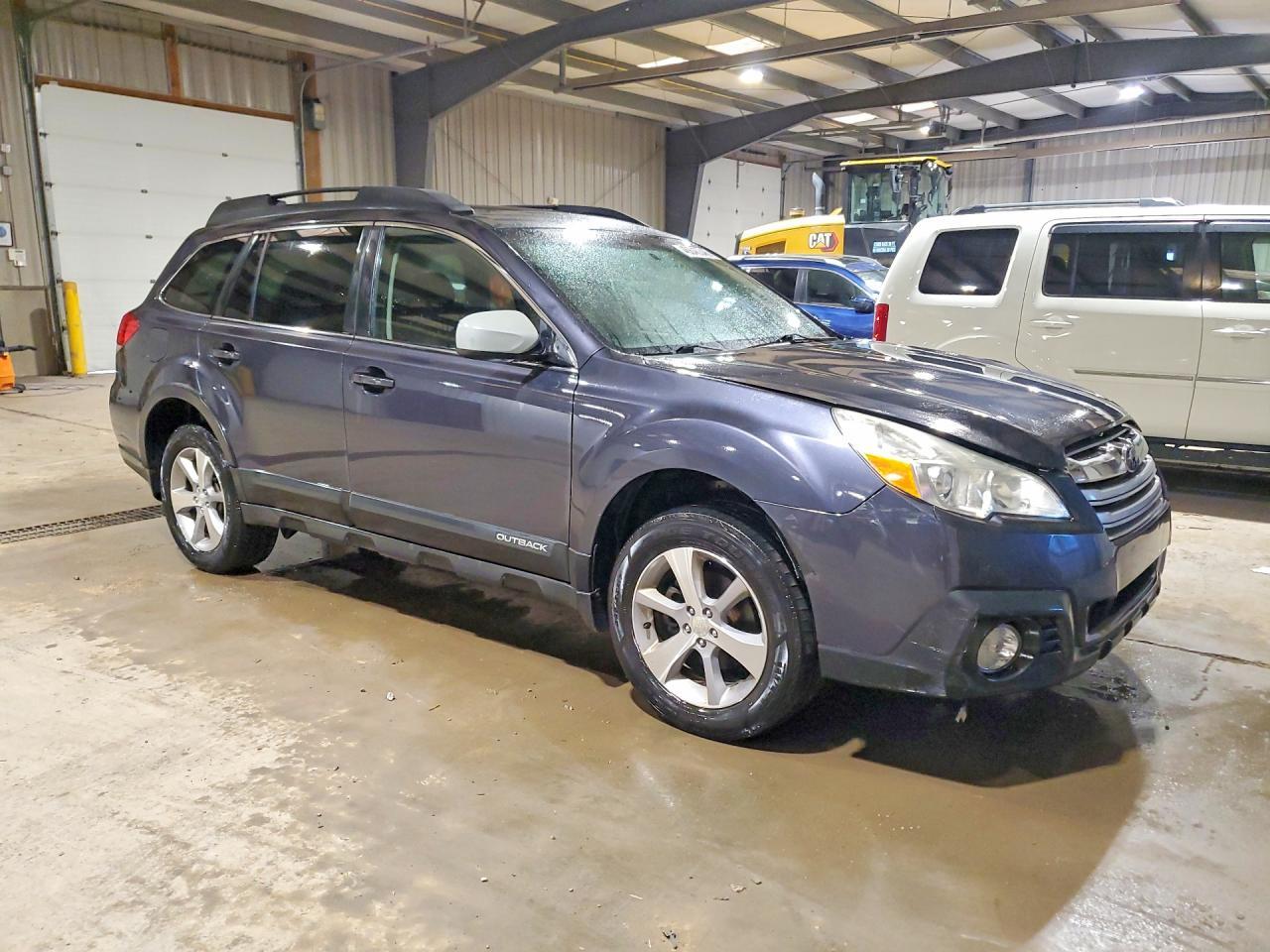 2013 SUBARU Outback