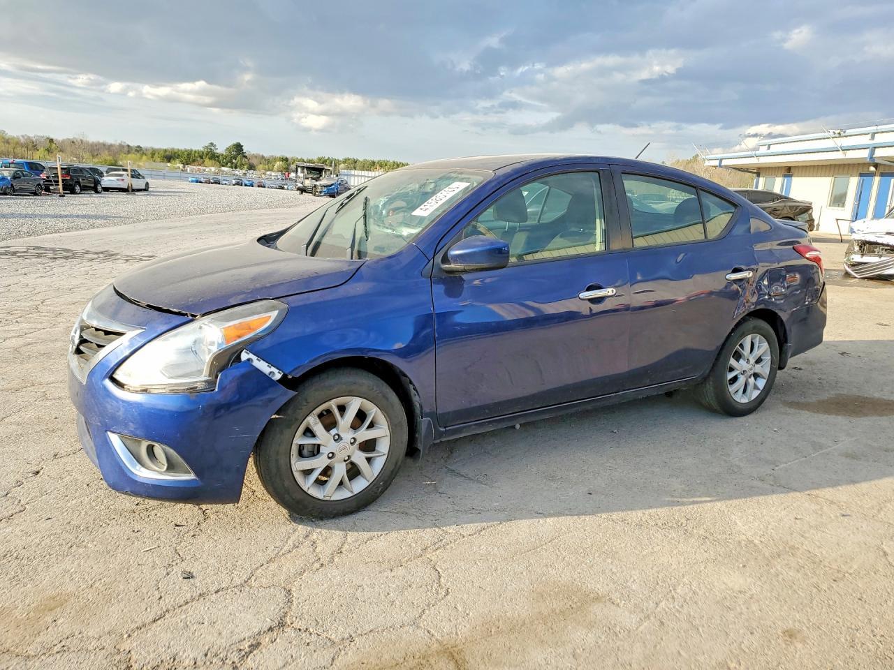 2019 NISSAN VERSA