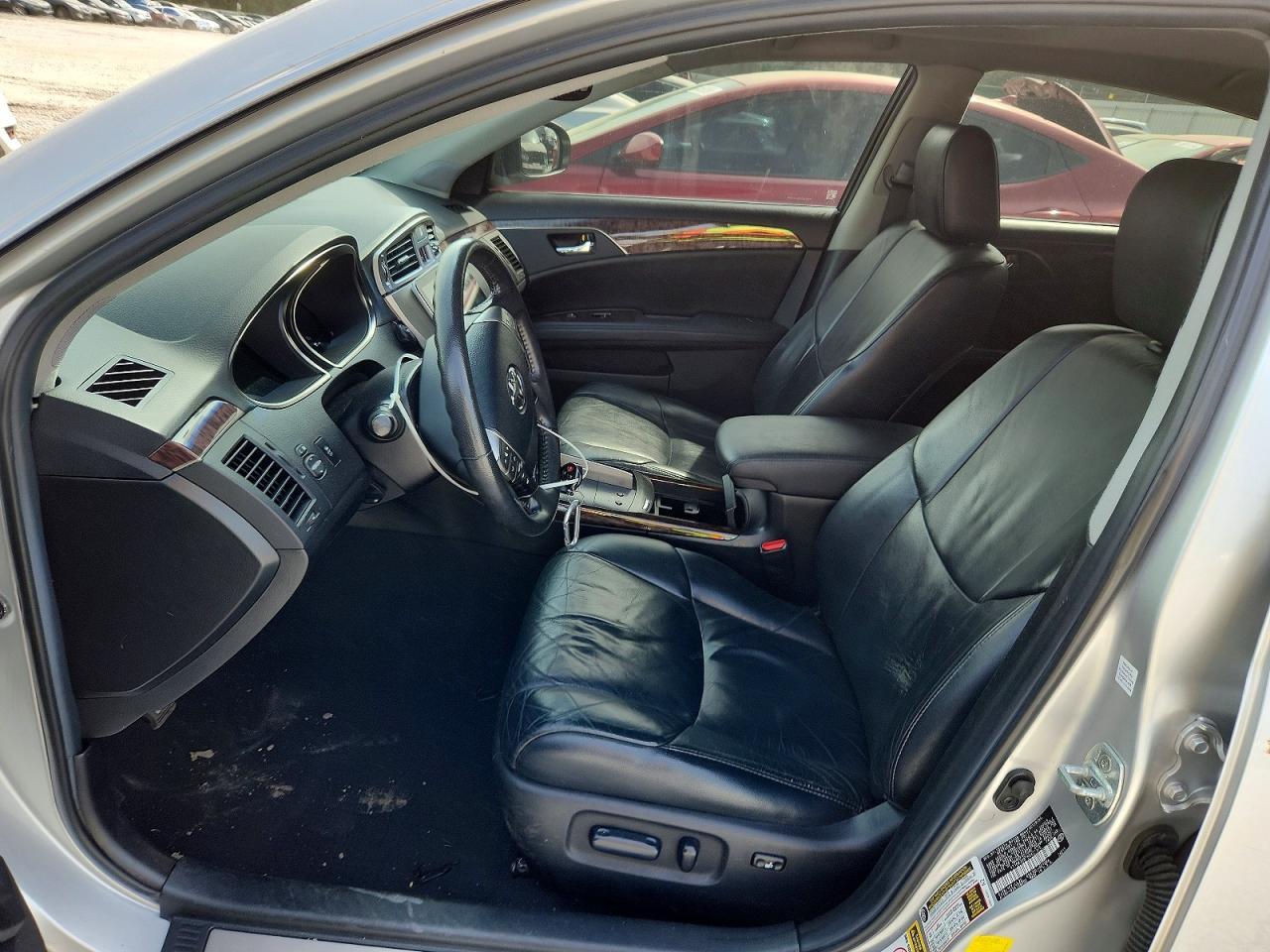 2011 TOYOTA Avalon
