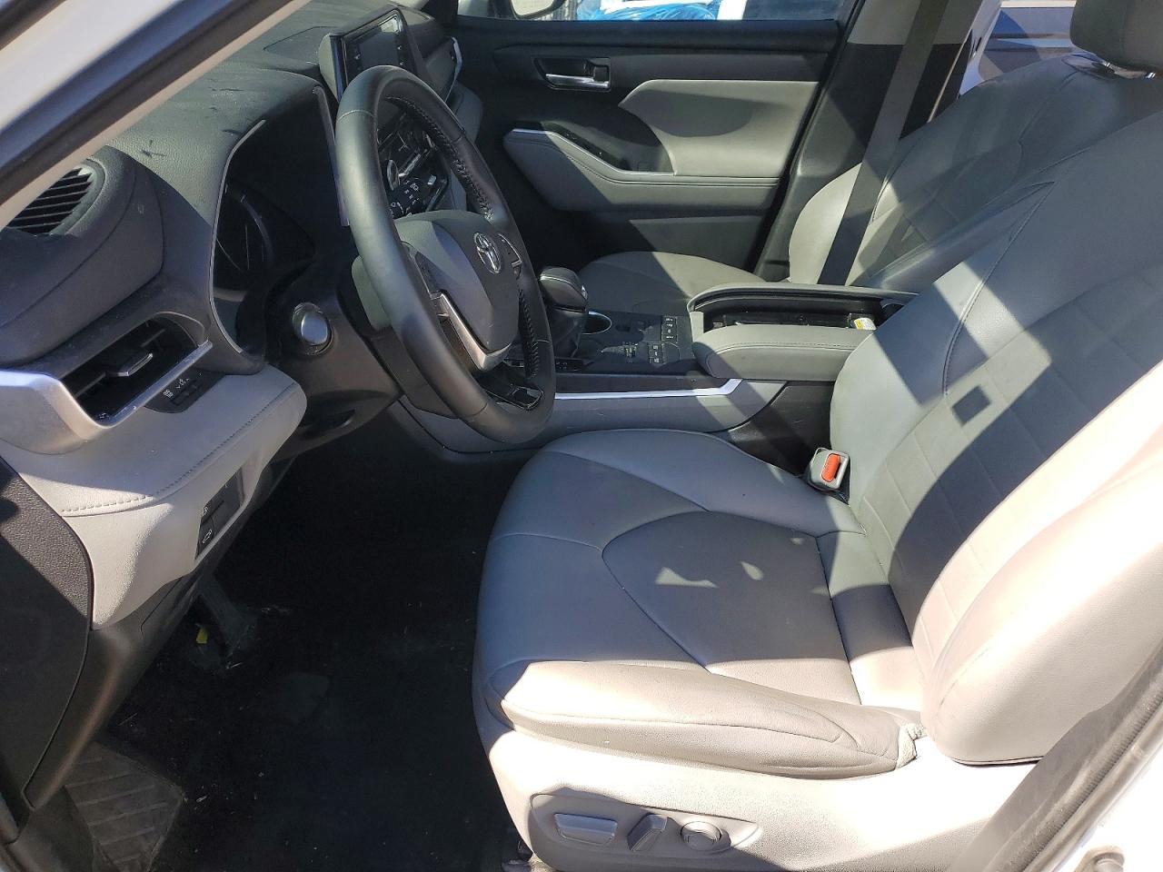 2021 TOYOTA HIGHLANDER