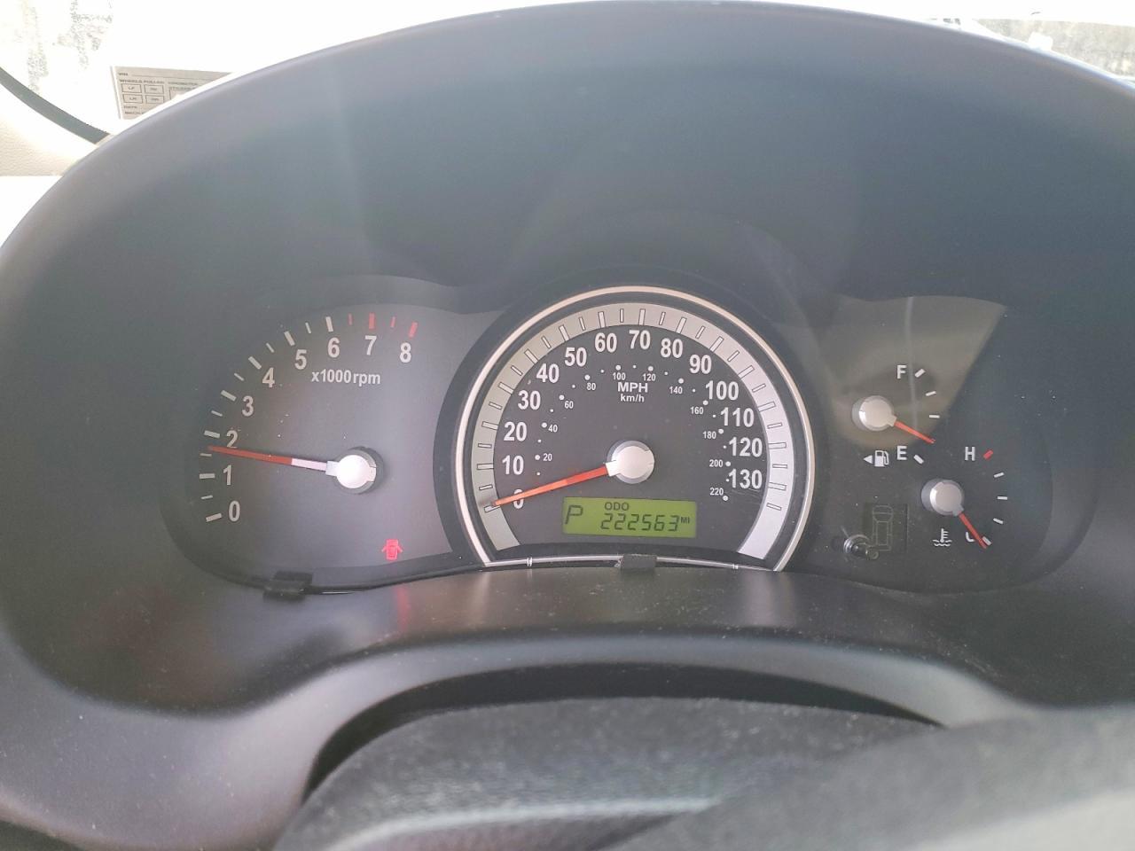 2008 HYUNDAI Entourage