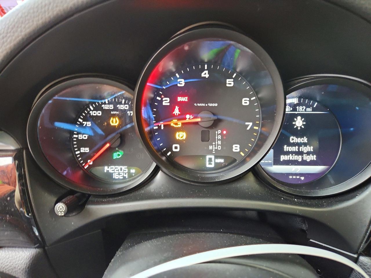 2017 PORSCHE Macan
