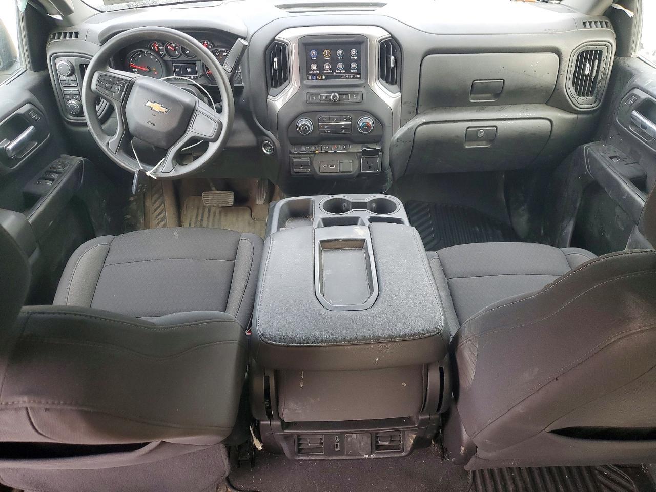 2024 CHEVROLET Silverado