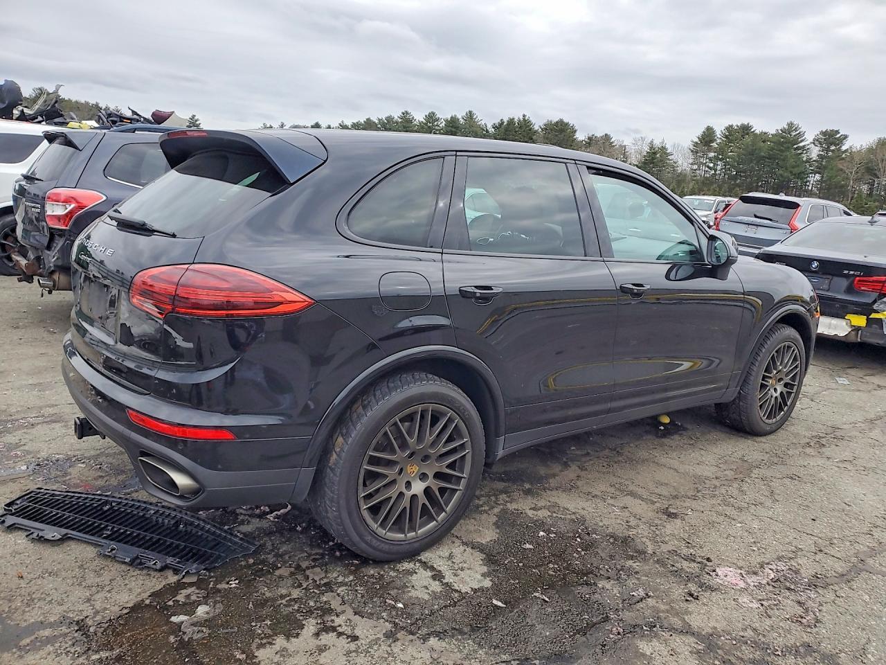 2017 PORSCHE CAYENNE