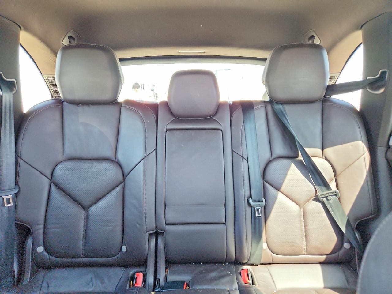 2012 PORSCHE CAYENNE