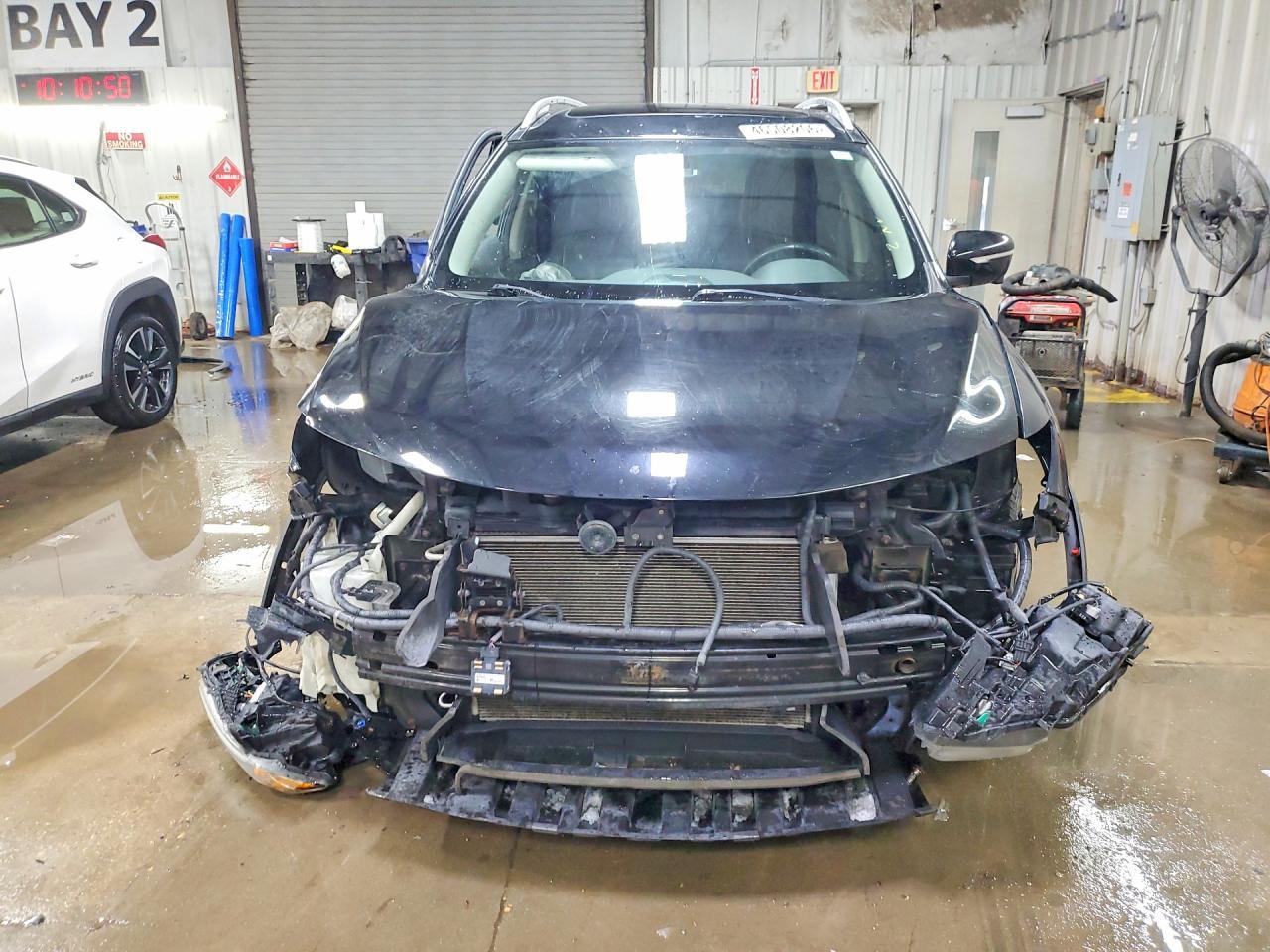 2015 NISSAN ROGUE