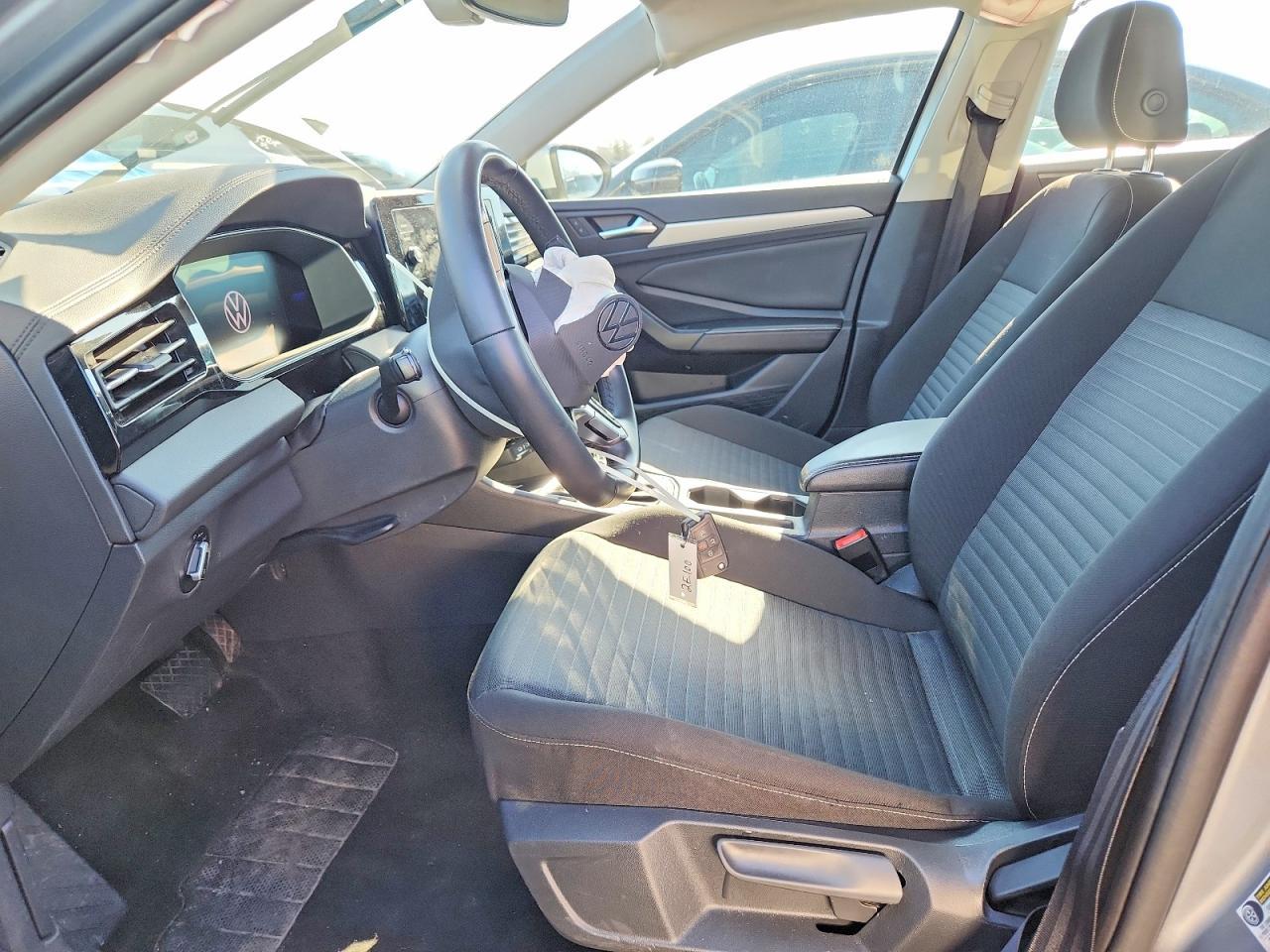 2025 VOLKSWAGEN JETTA