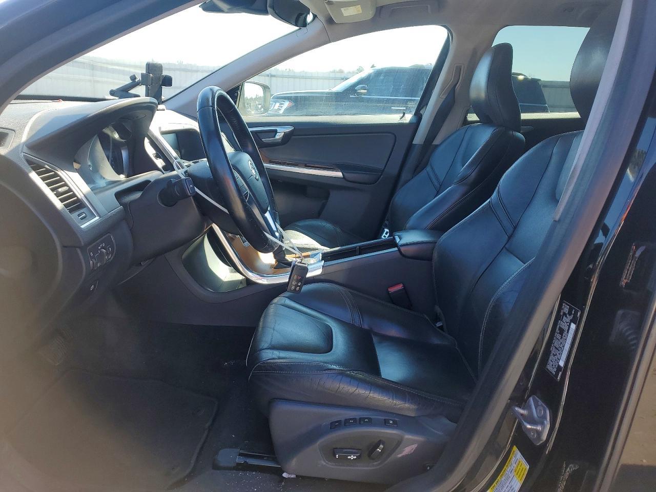 2017 VOLVO XC60