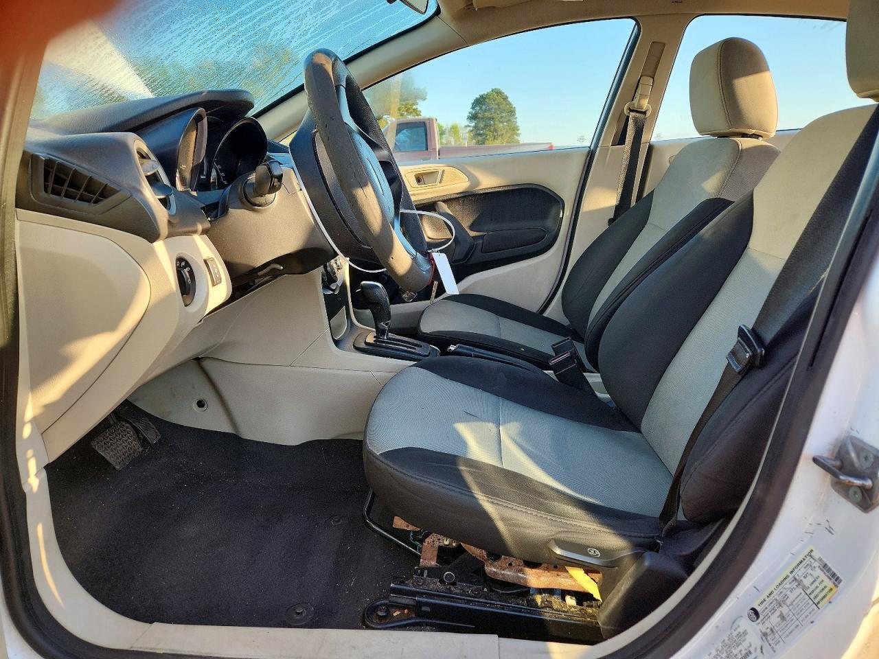 2013 FORD Fiesta