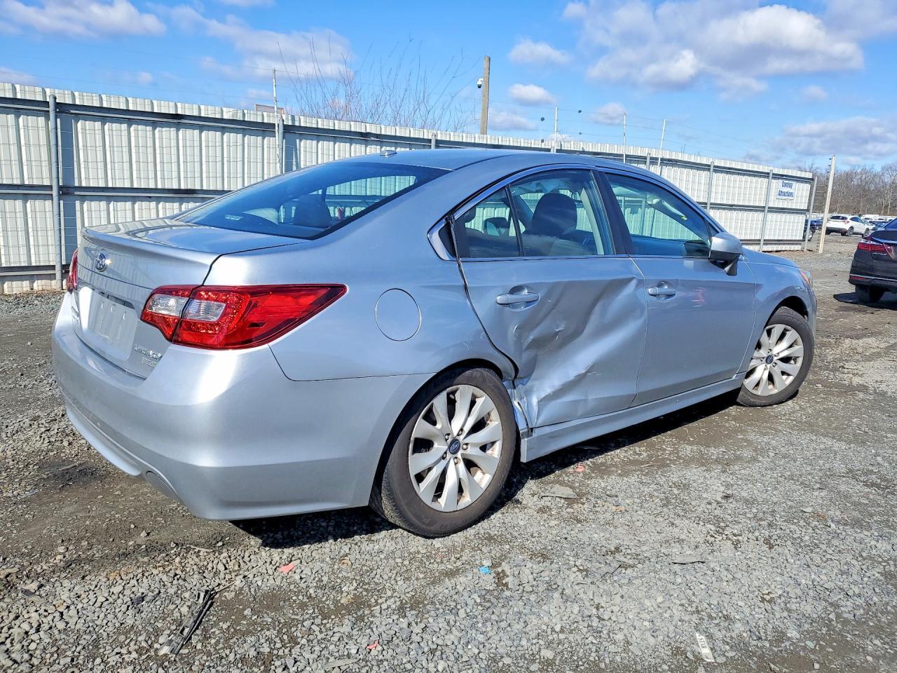 2015 SUBARU Legacy